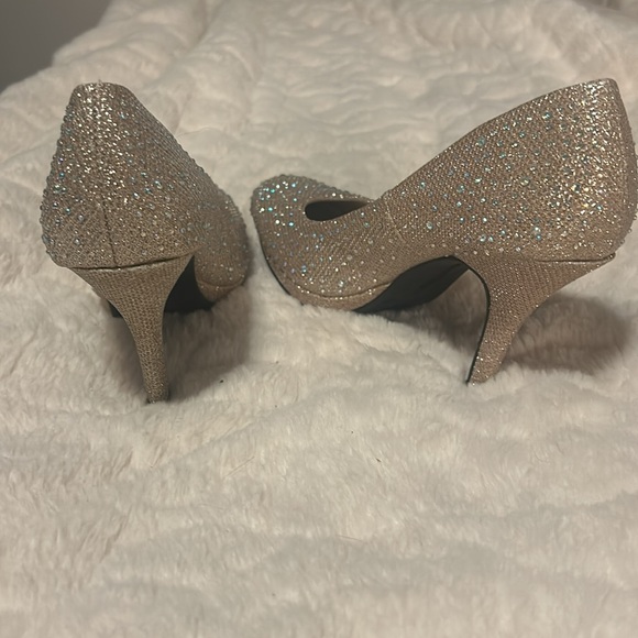 Brand new Sparkly closed toe heels - Picture 4 of 5